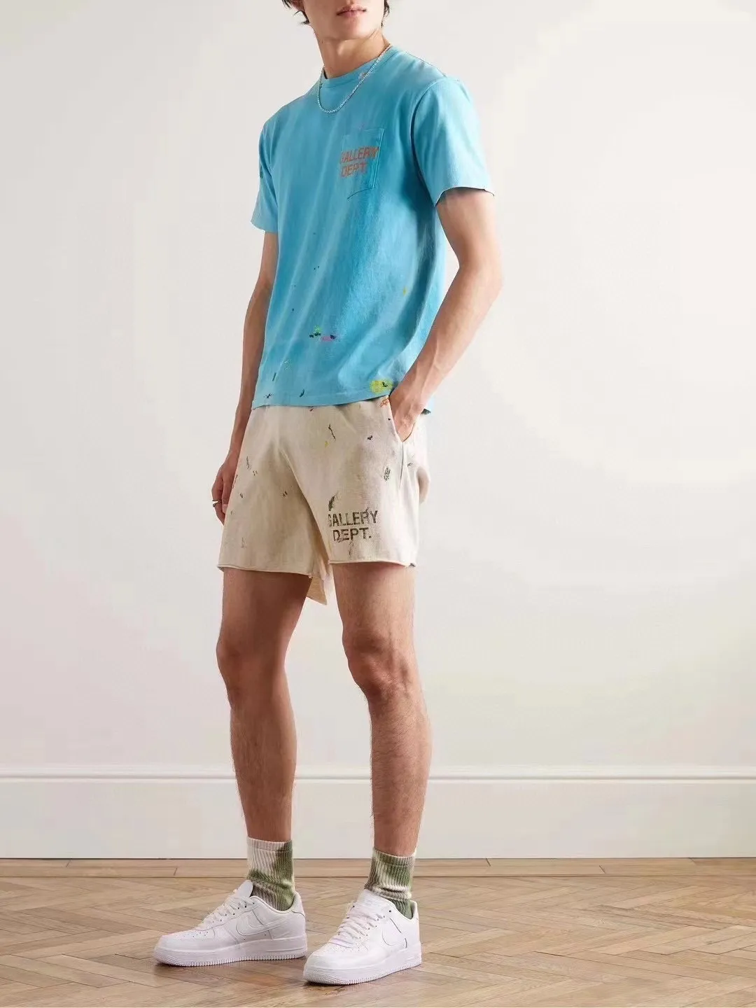 Heavy craftsmanship, the first choice for American boys in summer GALLERY DEPT. INSOMNIA SHORTS/WHITE English mud-dyed and ink-splashed shorts, off-white S-XL, super comfortable and breathable fabric, frees the lower body, heavy wash, mud-dyed and distressed, super complex ink-splashed graffiti